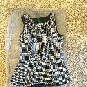 White House/Black Market checkered summer sleeveless pleated top Size-4